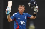 Ian Bell celebrates his hundred