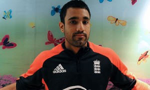 Elsewhere, Ravi Bopara actually managed to hit the ball off the square #RaviIn